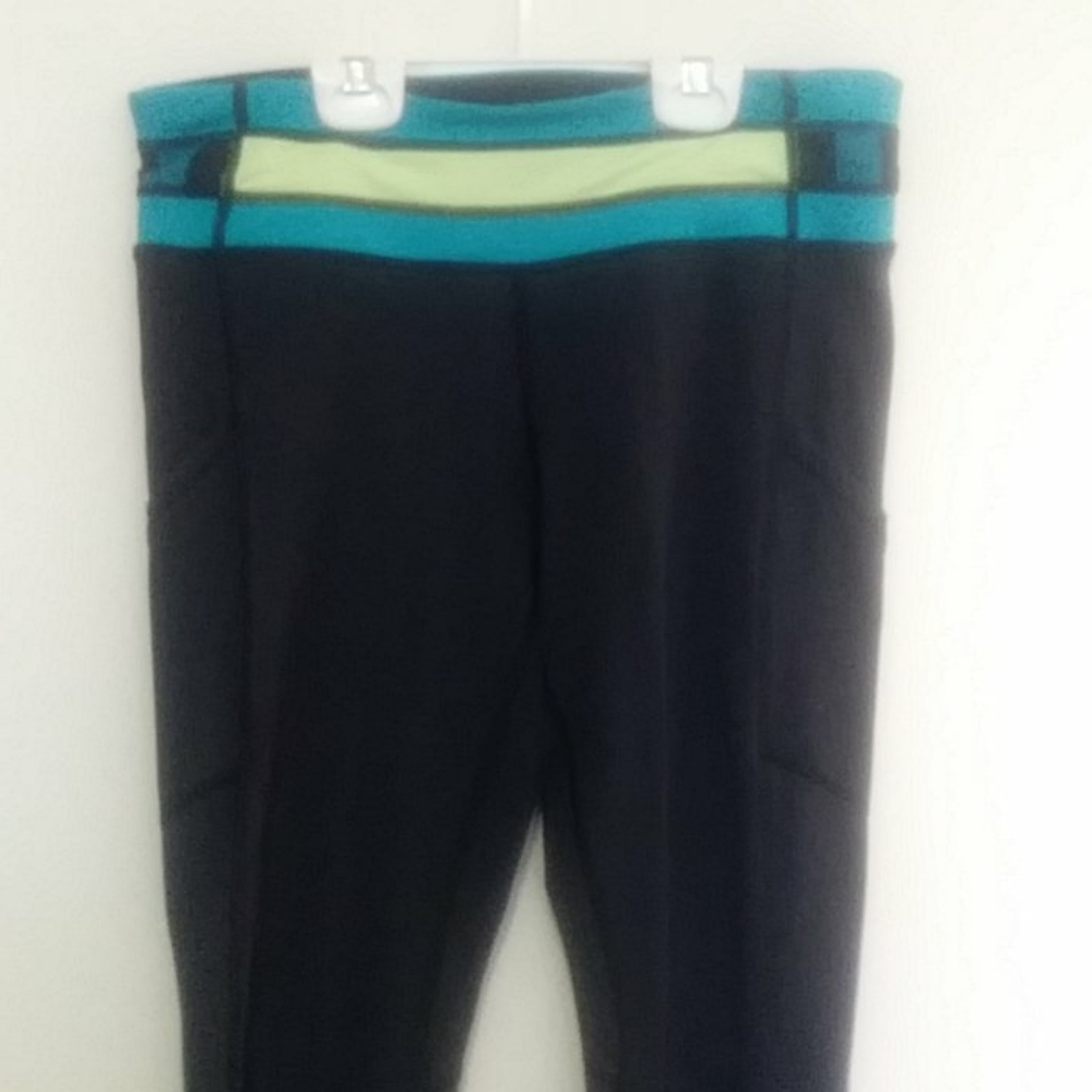 Lululemon Yoga pants tapped rear pockets lululemon